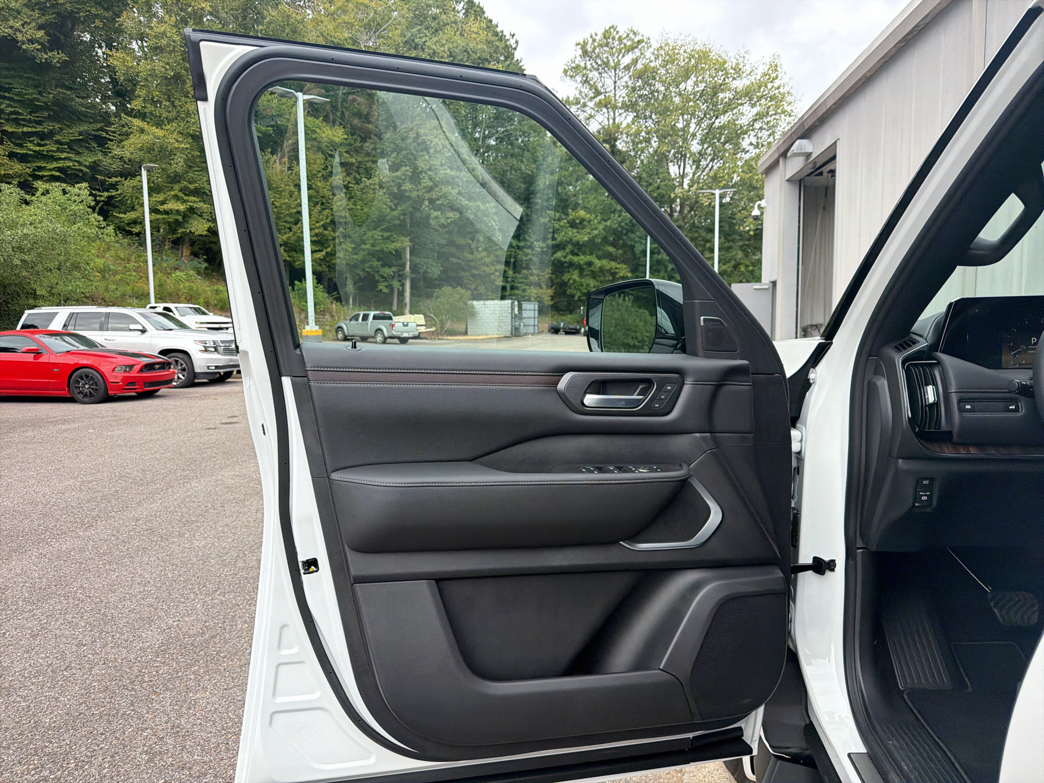 New 2026 Nissan Armada Platinum AWD/4WD image 10