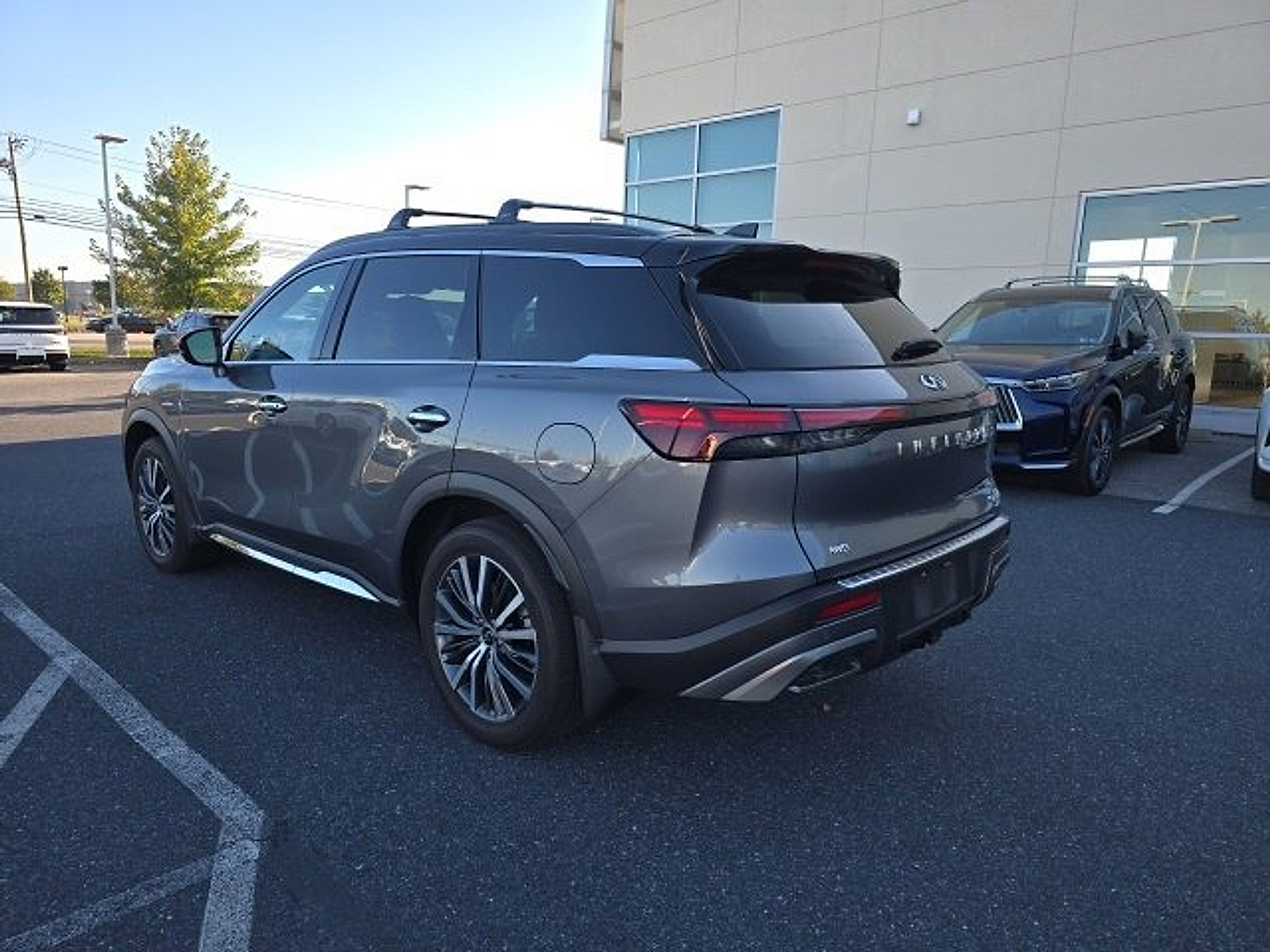 Certified 2025 INFINITI QX60 Autograph w/ Cargo Package image 5