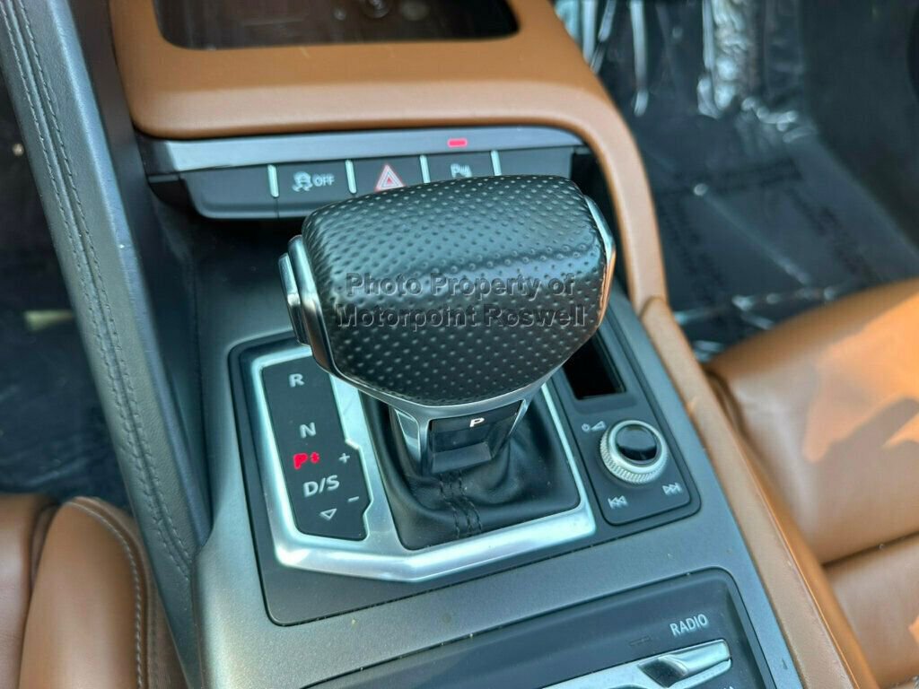 Used 2021 Audi R8 V10 w/ Premium Package RWD image 28