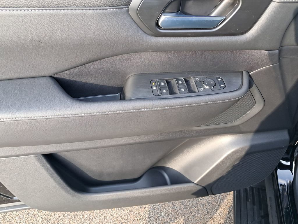 New 2026 Nissan Armada SV image 11