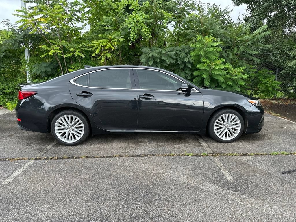 Used 2016 Lexus ES 350 FWD image 2