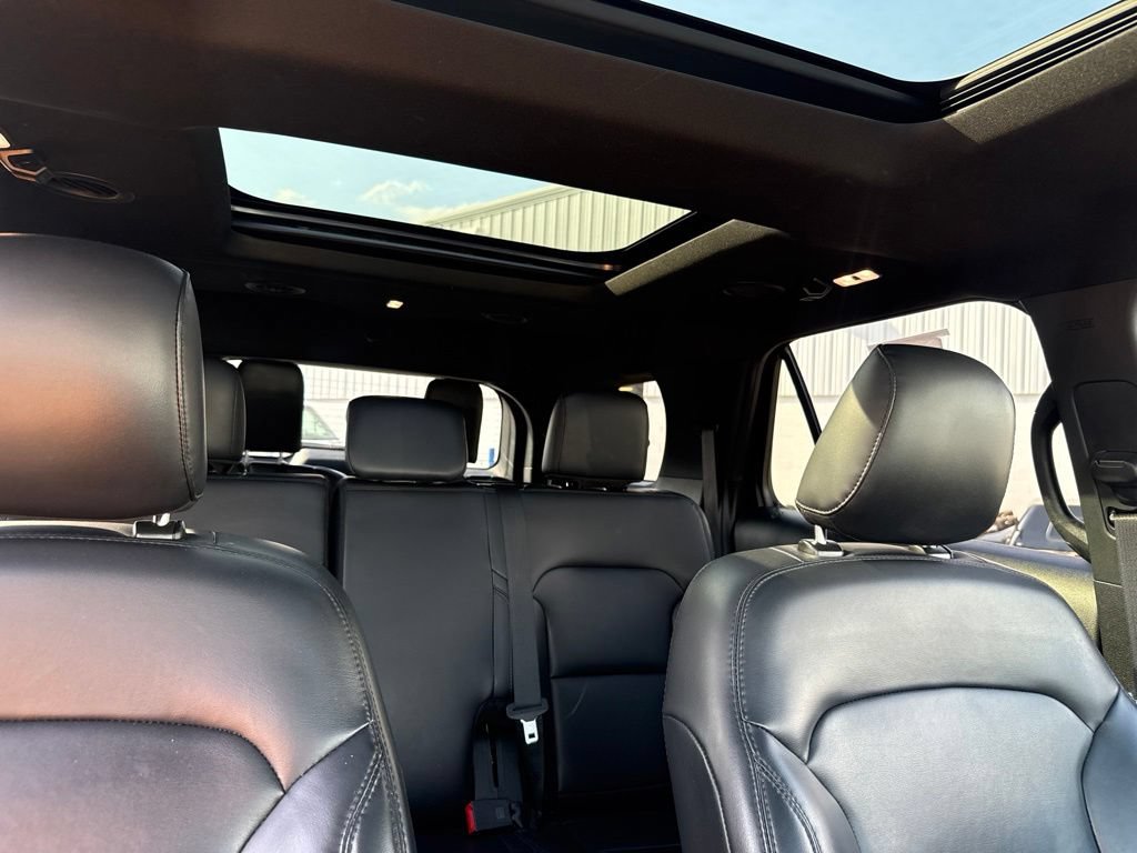 Used 2019 Ford Explorer XLT w/ Equipment Group 202A AWD/4WD image 44