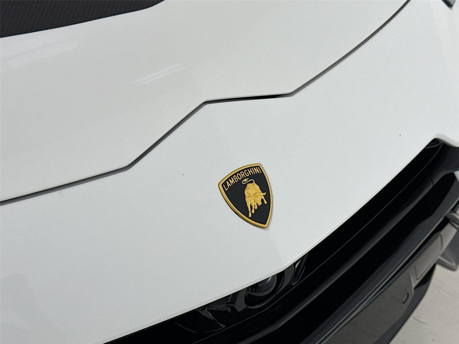 Used 2024 Lamborghini Urus Performante AWD/4WD image 36