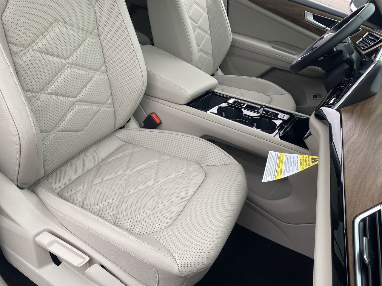 New 2026 Volkswagen Atlas SE image 7