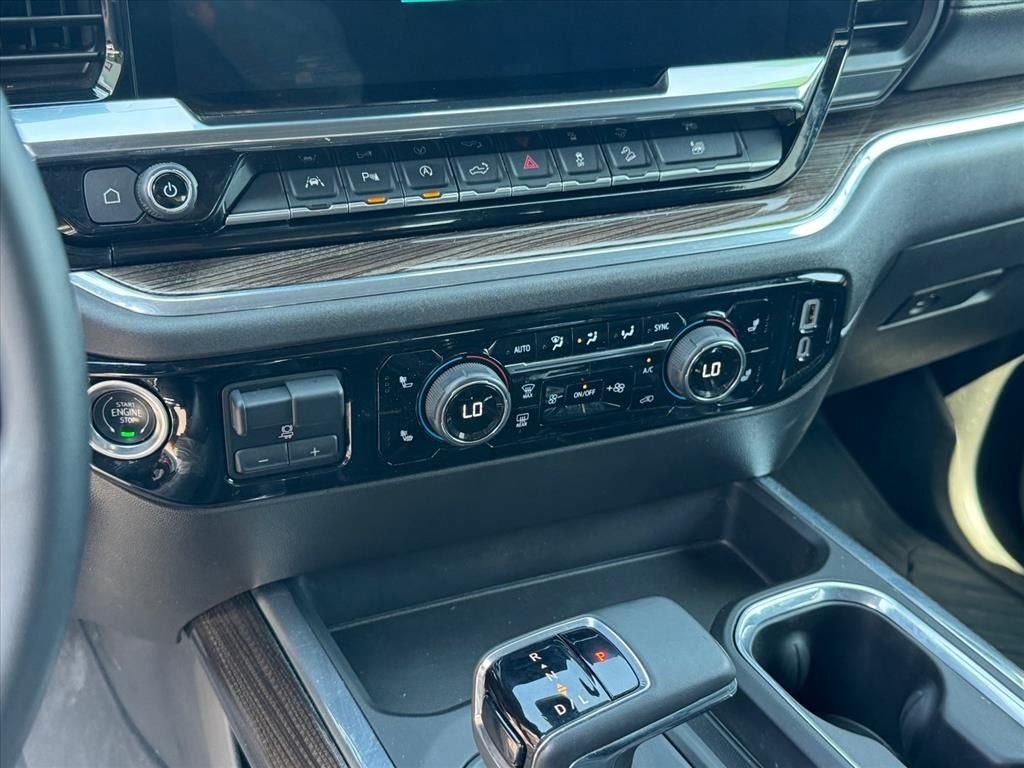 Used 2024 Chevrolet Silverado 1500 LT Trail Boss w/ LT Trail Boss Premium Package AWD/4WD image 26