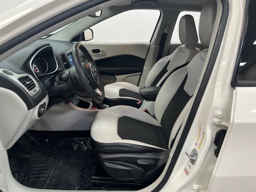 Used 2021 Jeep Compass Latitude FWD image 10