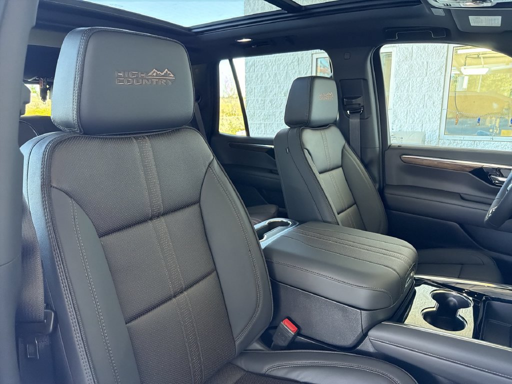 New 2026 Chevrolet Tahoe High Country w/ Sun And Tow Package AWD/4WD image 31