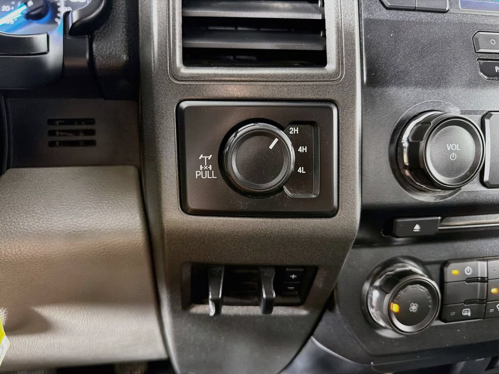 Used 2018 Ford F350 XL AWD/4WD image 32