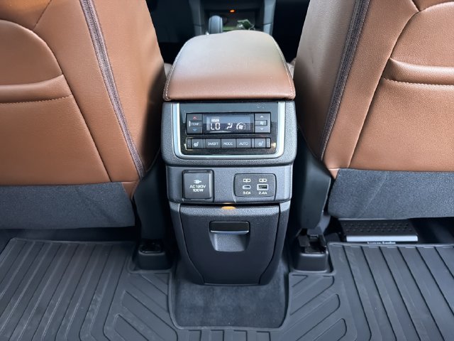 Used 2024 Subaru Ascent Touring w/ Popular Package #2 AWD/4WD image 23