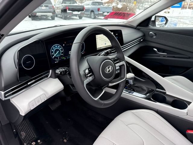 Certified 2025 Hyundai Elantra Limited image 21