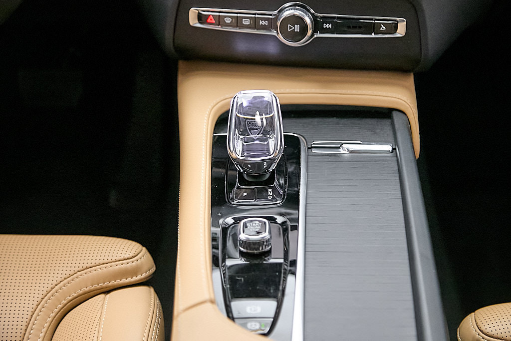 Certified 2024 Volvo XC90 T8 Ultimate AWD/4WD image 35