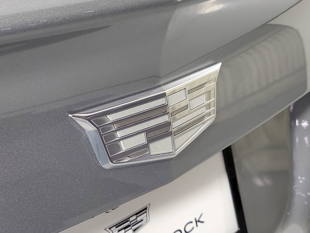 Used 2023 Cadillac XT4 Sport w/ Cold Weather Package FWD image 7