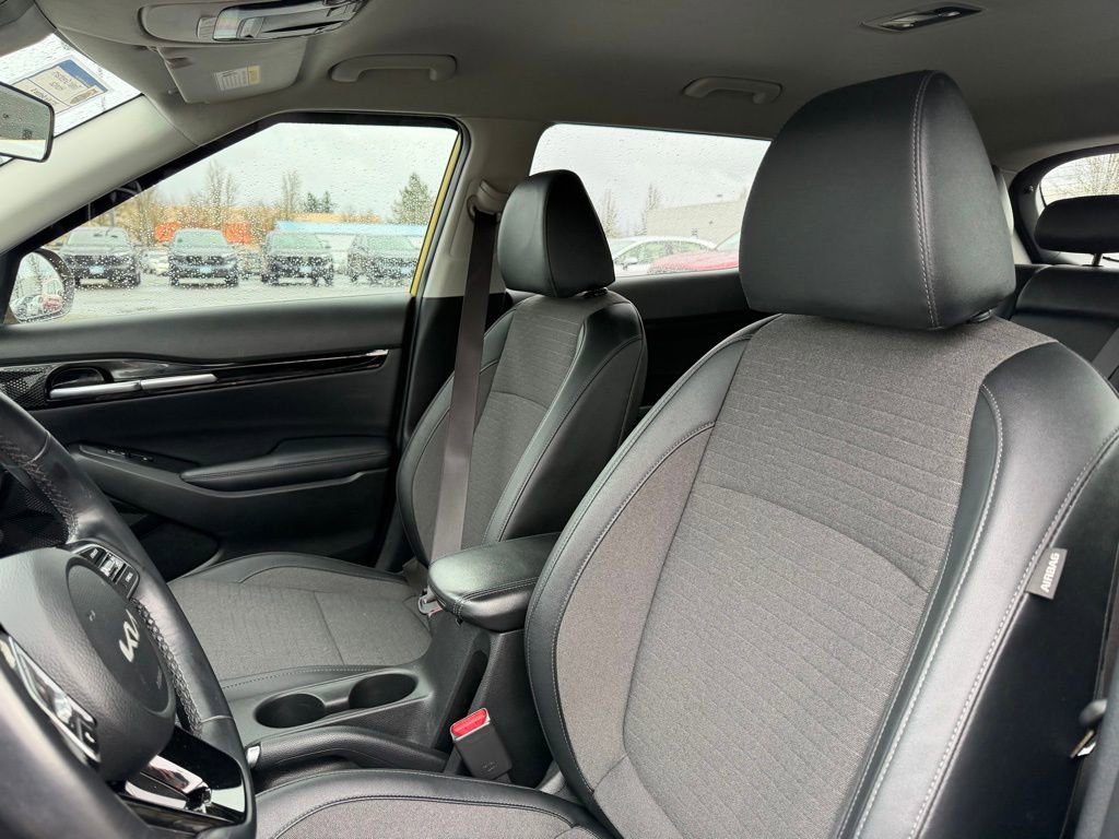 Used 2022 Kia Seltos S image 16