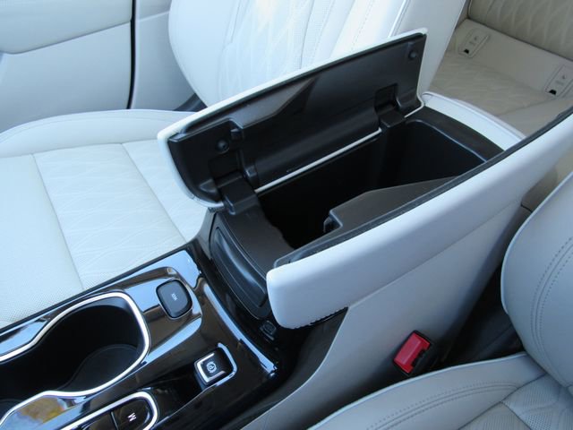 Used 2022 Buick Envision Avenir w/ Technology Package II image 24