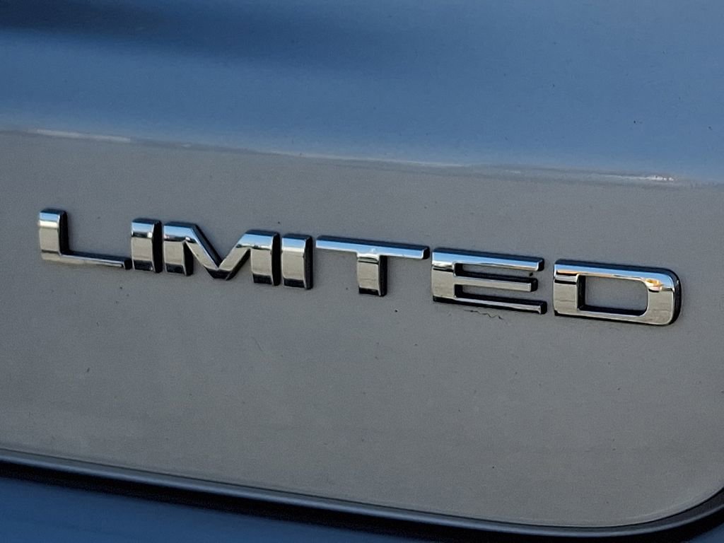 Used 2025 Jeep Compass Limited image 21