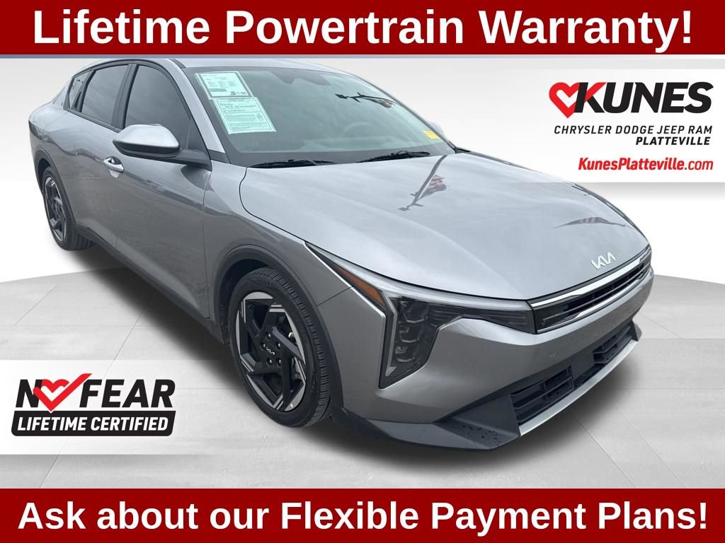 Used 2025 Kia K4 EX image 1