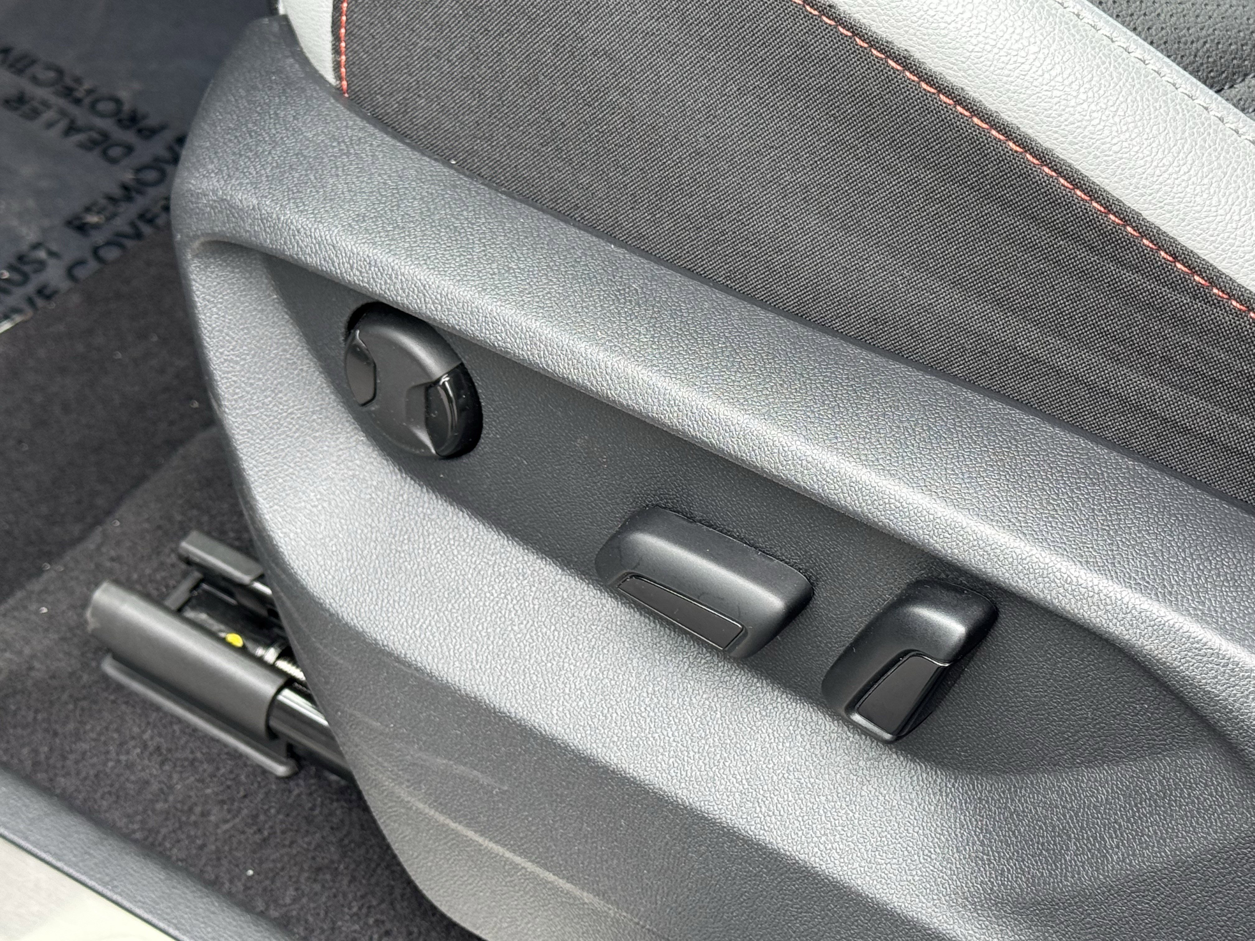 Certified 2024 Volkswagen Atlas Peak Edition SE image 18