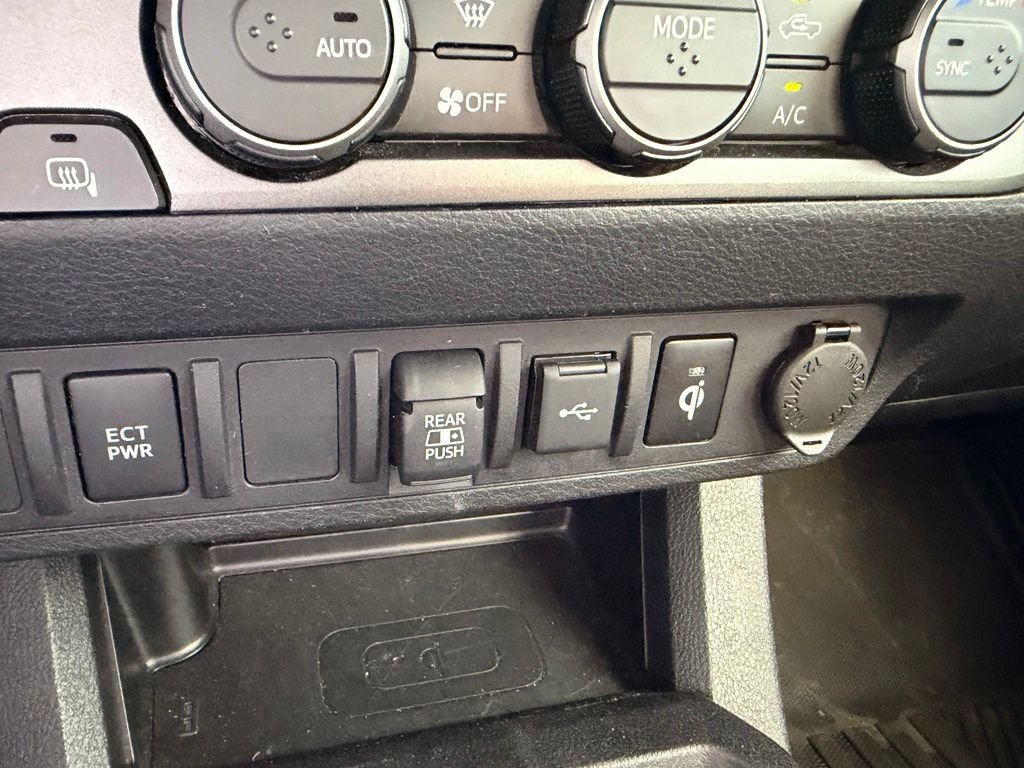 Used 2023 Toyota Tacoma TRD Off-Road AWD/4WD image 16