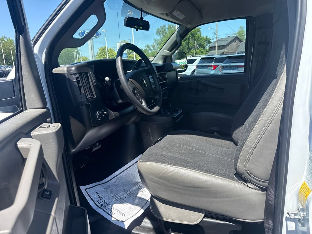 Used 2025 Chevrolet Express 2500 w/ Driver Convenience Package RWD image 25