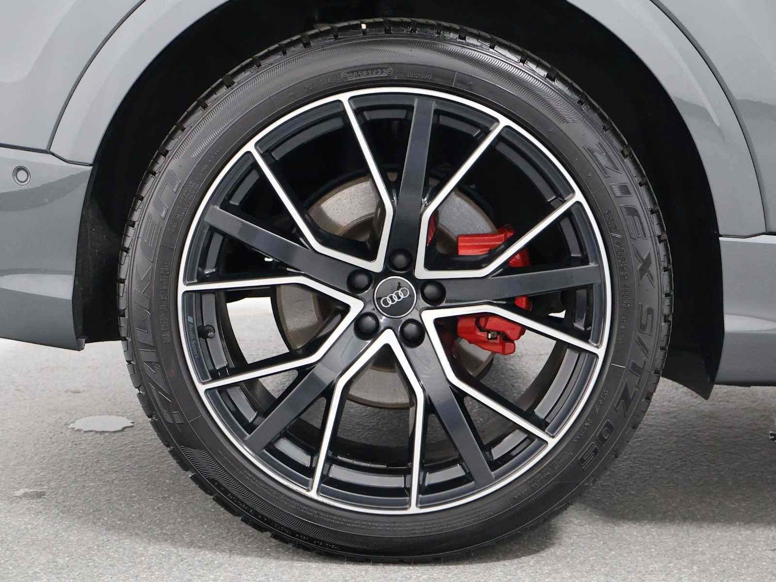 Used 2020 Audi Q8 Prestige w/ Prestige Package AWD/4WD image 36