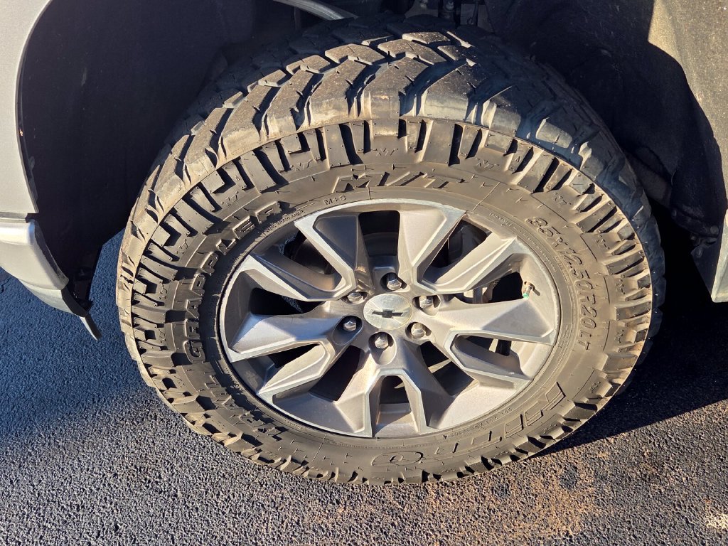 Used 2019 Chevrolet Silverado 1500 RST AWD/4WD image 2
