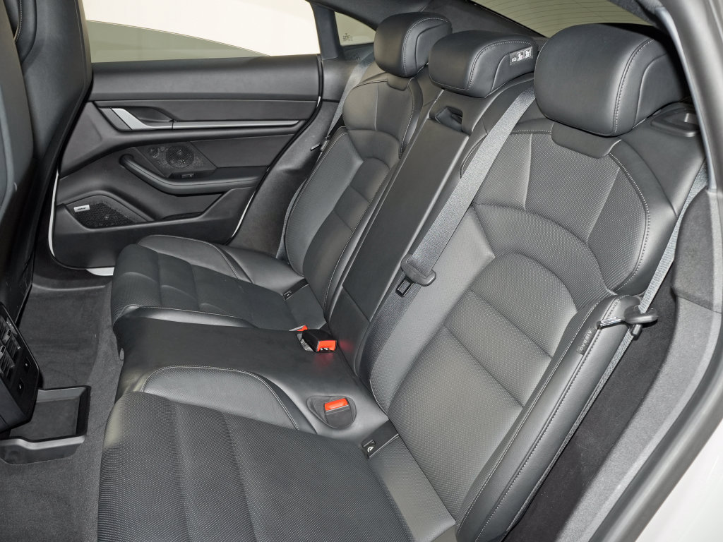 Certified 2021 Porsche Taycan 4S AWD/4WD image 36