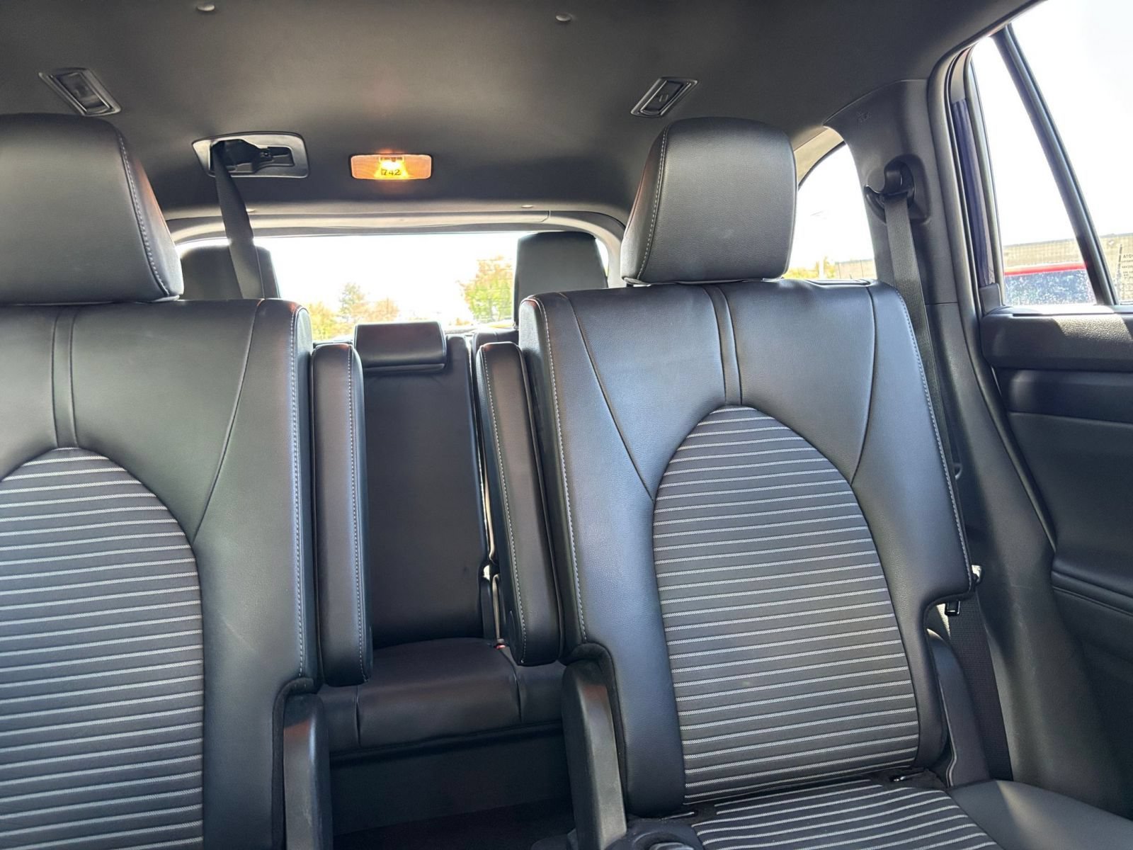 Used 2025 Toyota Highlander XSE AWD/4WD image 35