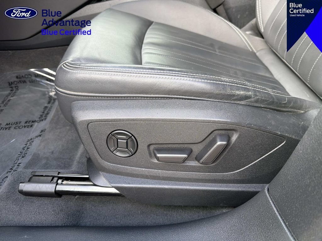 Used 2024 Audi Q8 e-tron Premium AWD/4WD image 19