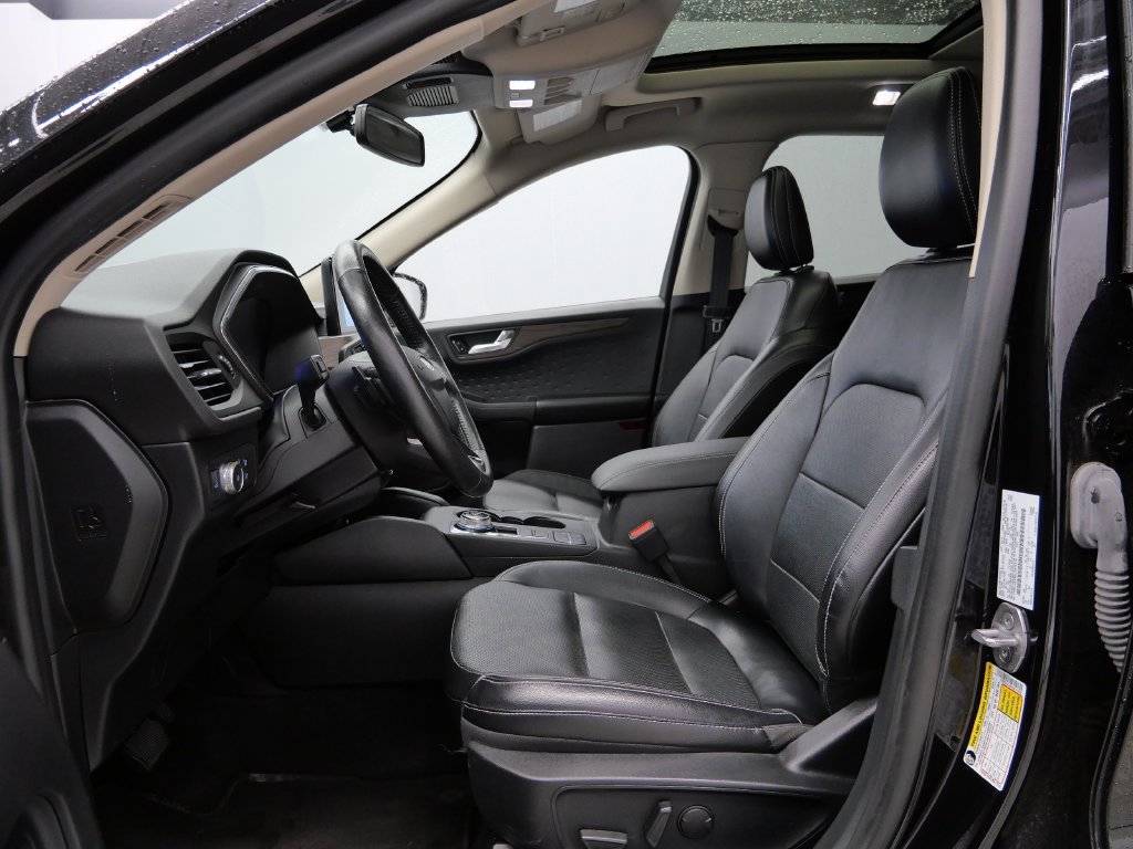 Used 2020 Ford Escape Titanium AWD/4WD image 13