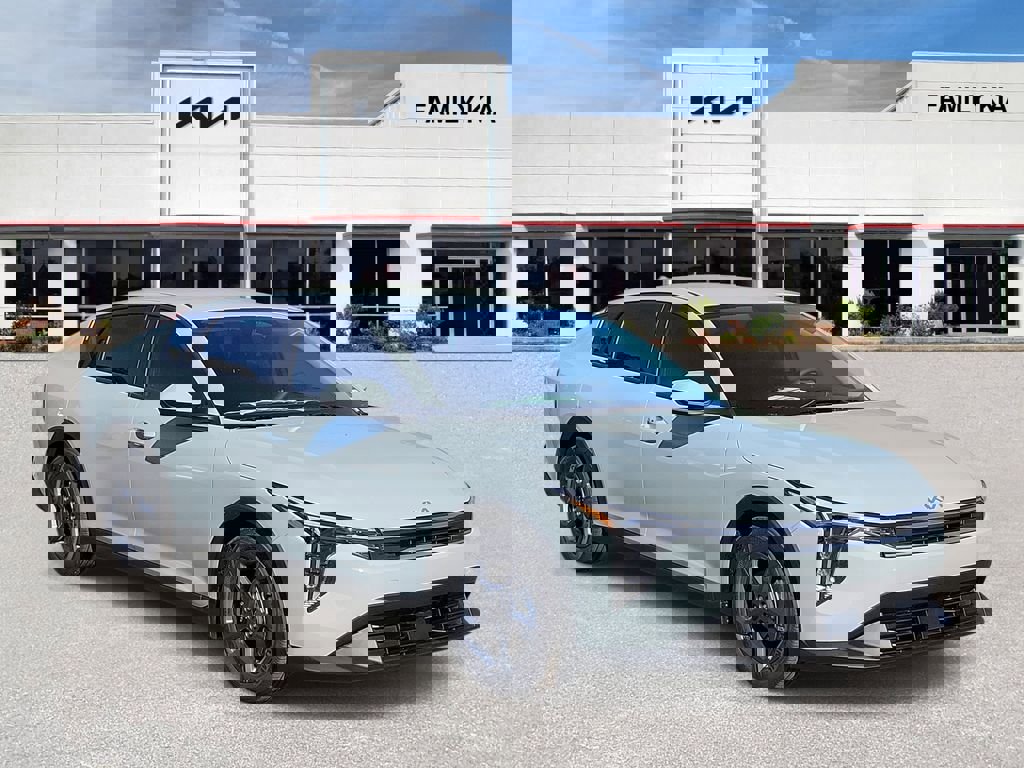 New 2026 Kia K4 LXS image 1