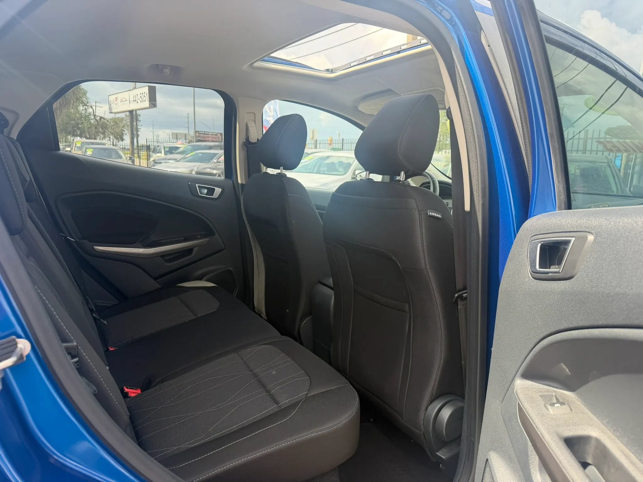 Used 2019 Ford EcoSport SE AWD/4WD image 12