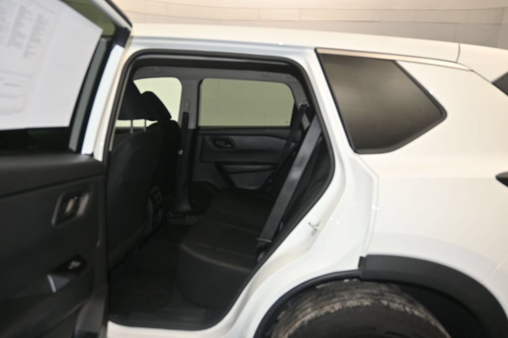 Used 2024 Nissan Rogue S FWD image 22