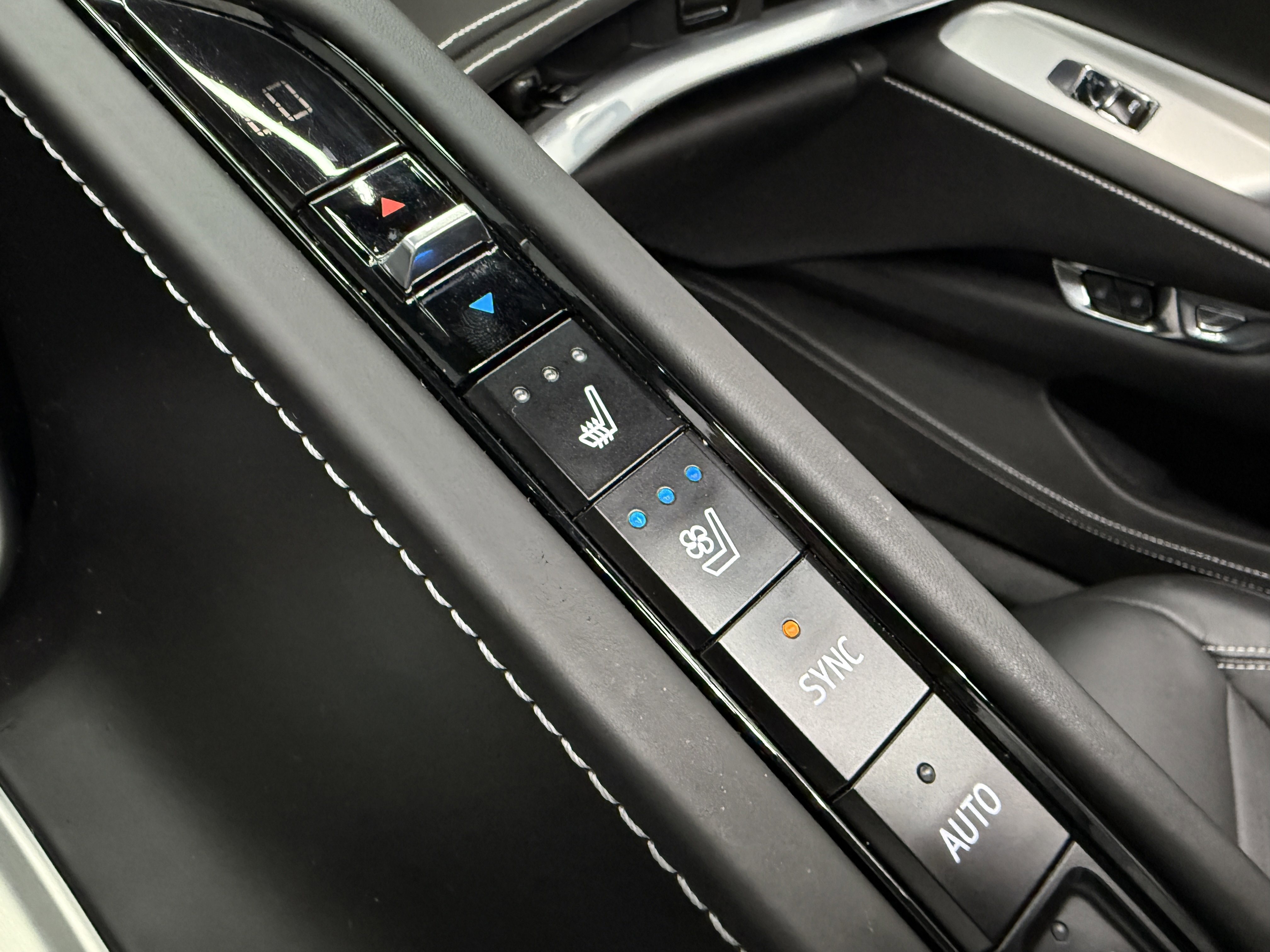 Used 2021 Chevrolet Corvette Stingray Premium Cpe w/ 3LT image 24