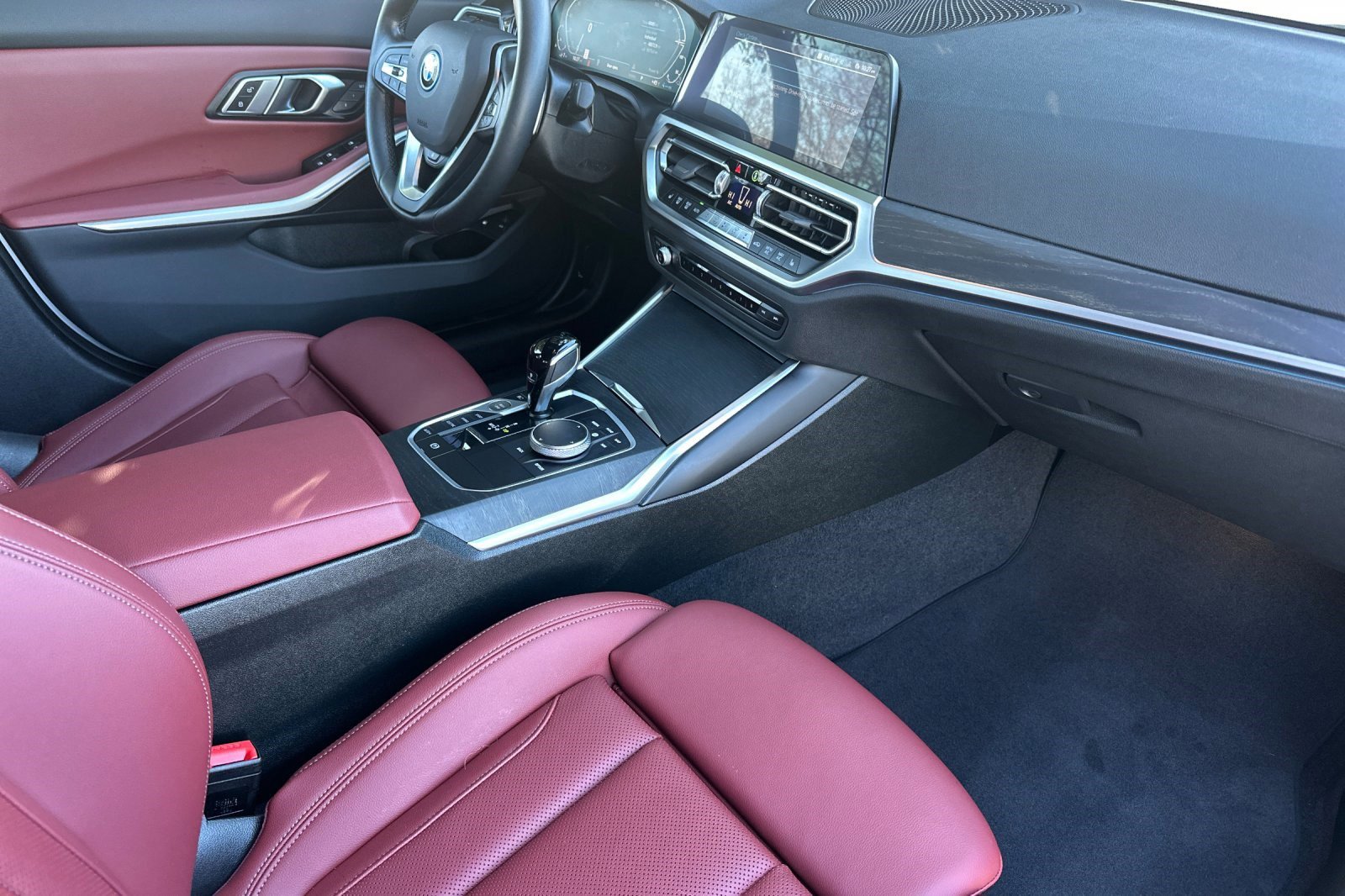 Certified 2022 BMW 330e w/ Premium Package image 19