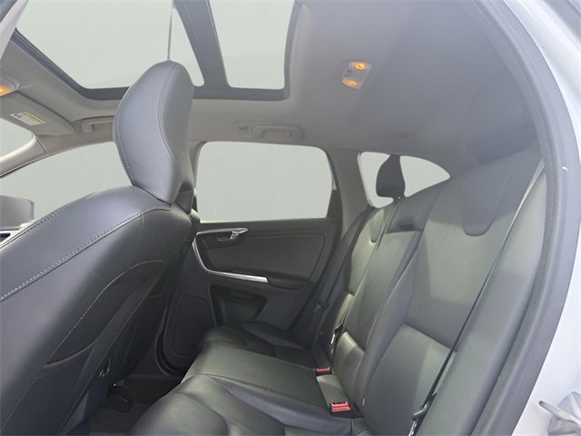 Used 2016 Volvo XC60 T6 image 15