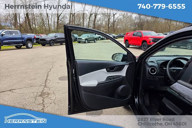 Used 2023 Hyundai Kona SEL w/ Cargo Package AWD/4WD image 14