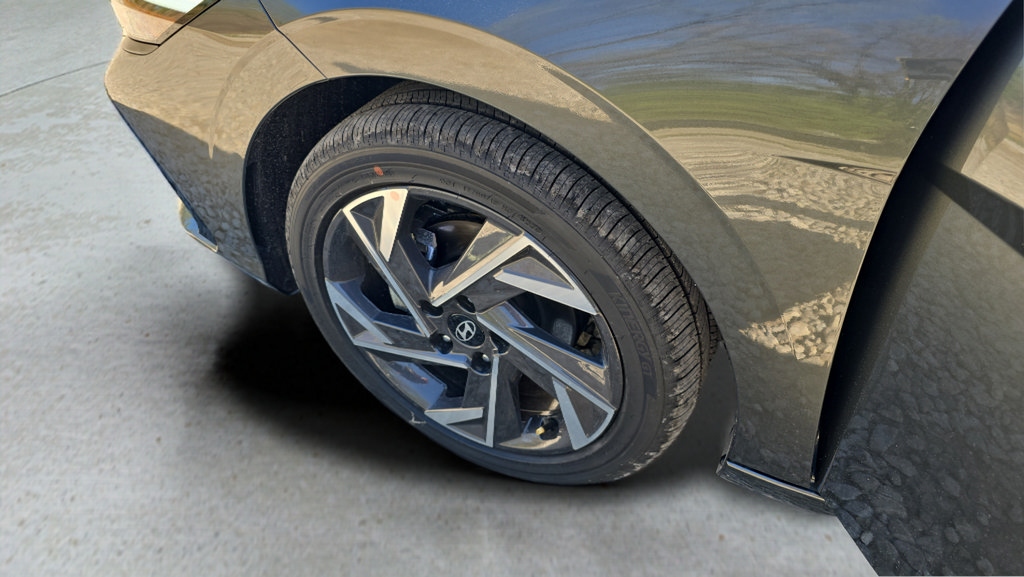 New 2026 Hyundai Elantra Limited FWD image 34