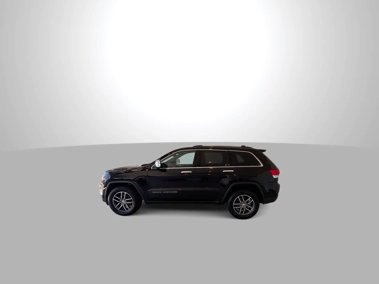Used 2018 Jeep Grand Cherokee Limited AWD/4WD image 5