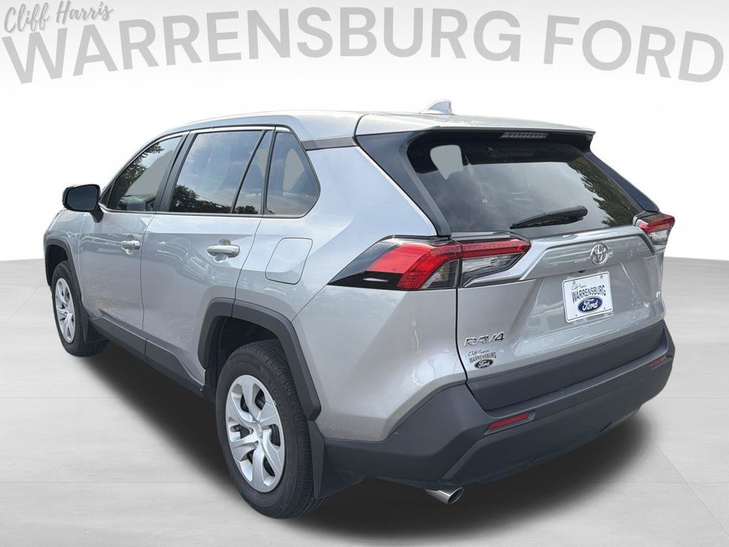 Used 2024 Toyota RAV4 LE FWD image 5