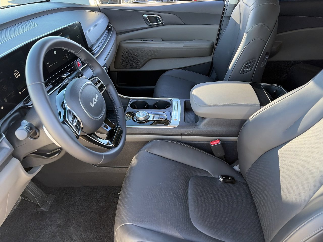 Certified 2026 Kia Carnival EX FWD image 18