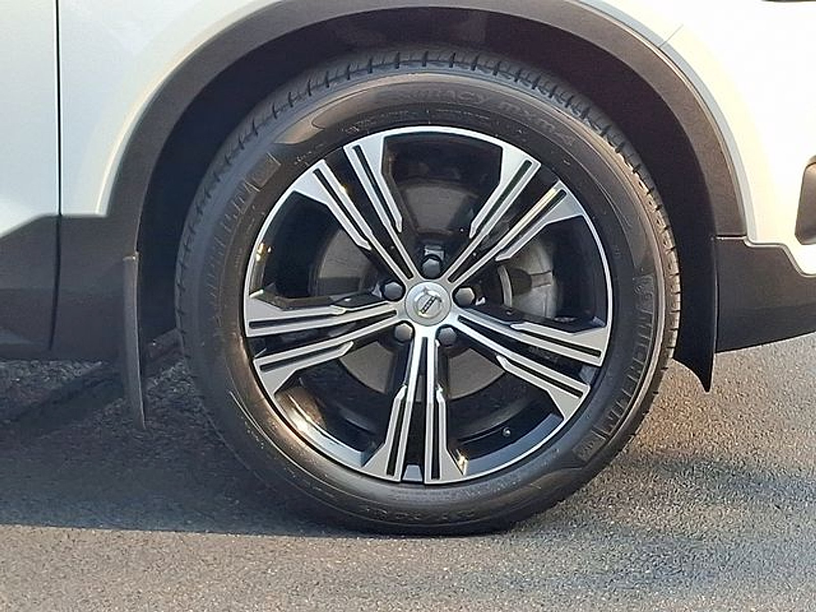 Used 2020 Volvo XC40 T5 Inscription w/ Protection Package AWD/4WD image 8