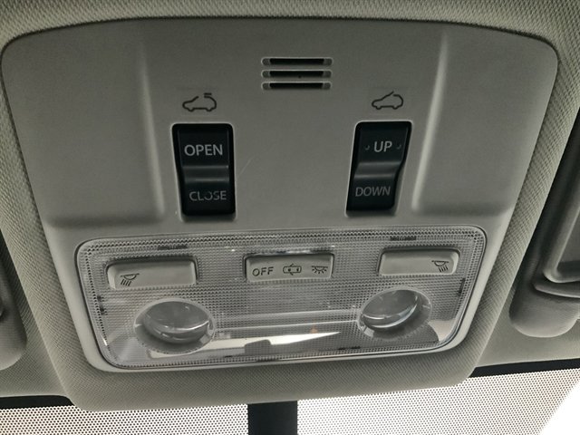 Used 2015 Toyota RAV4 XLE AWD/4WD image 32
