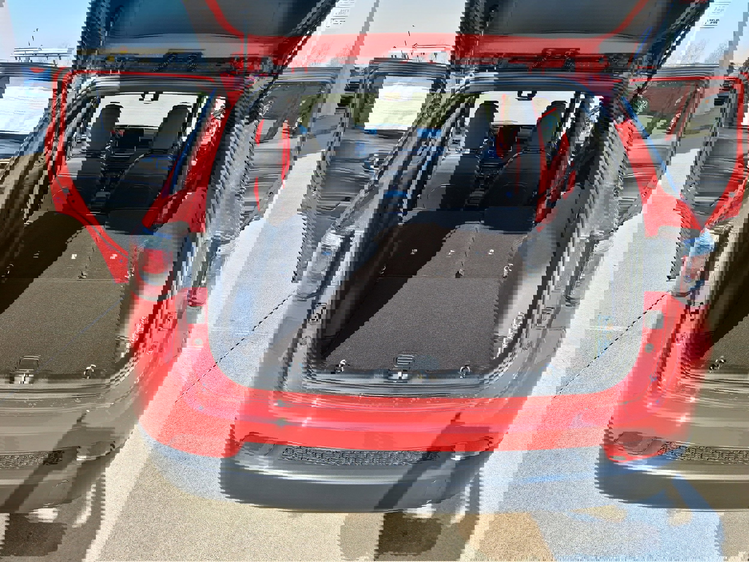 New 2026 Jeep Compass Latitude image 13