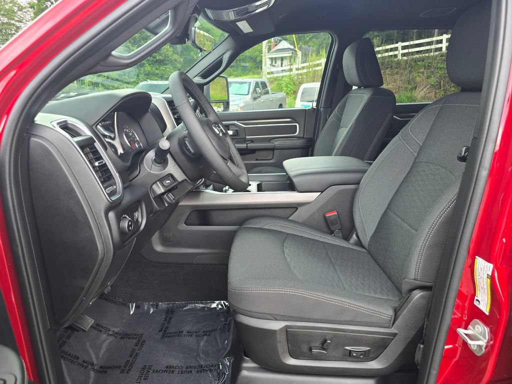New 2026 RAM 2500 Big Horn AWD/4WD image 4