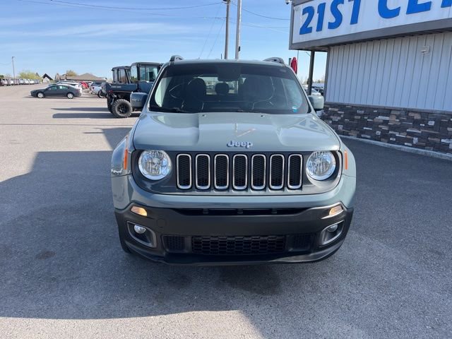 Used 2017 Jeep Renegade Latitude w/ Popular Equipment Group AWD/4WD image 5