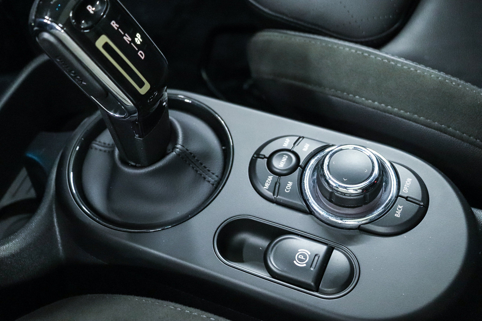 Certified 2024 MINI Cooper SE FWD image 22
