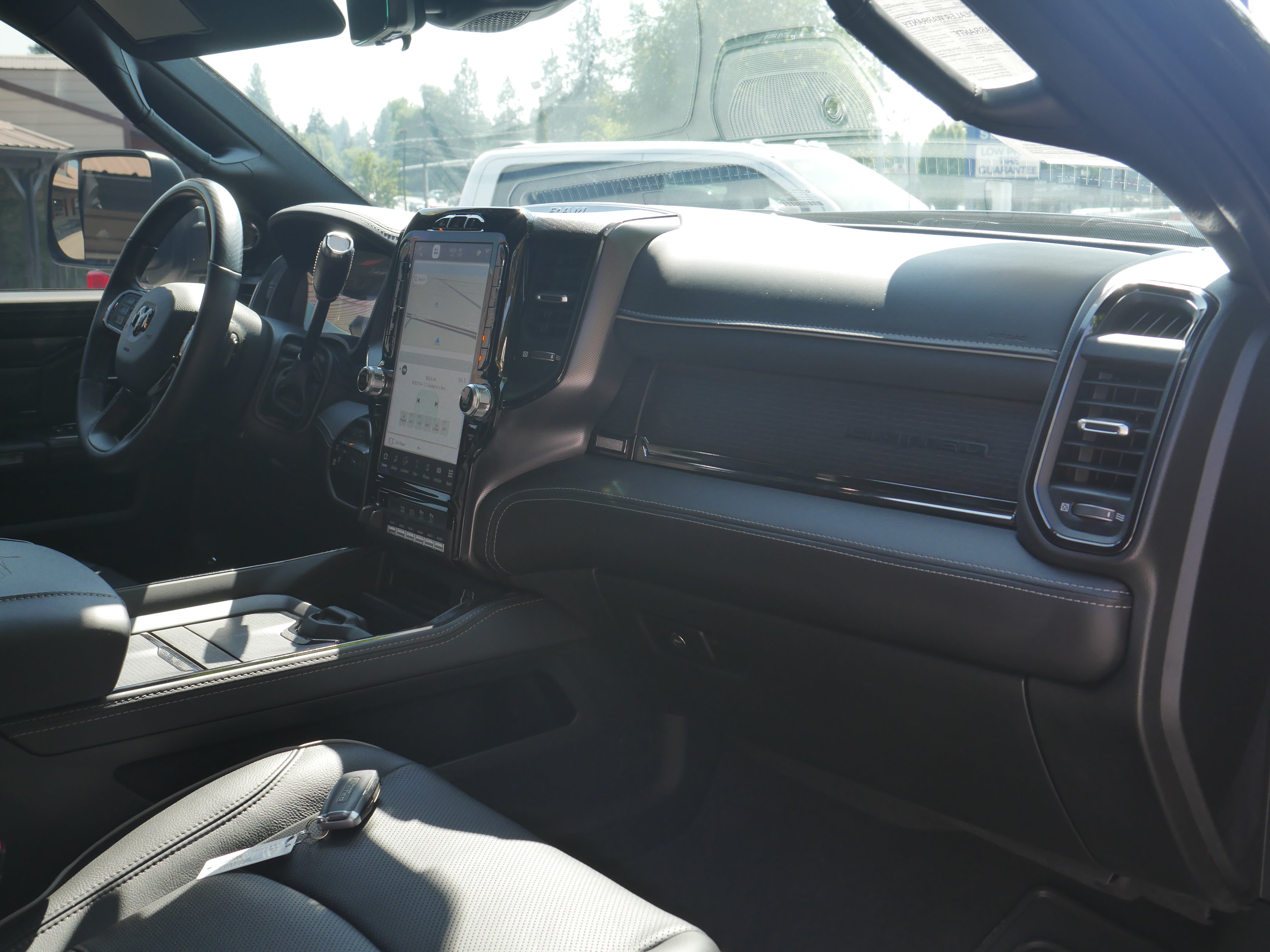 Used 2022 RAM 3500 Limited AWD/4WD image 35