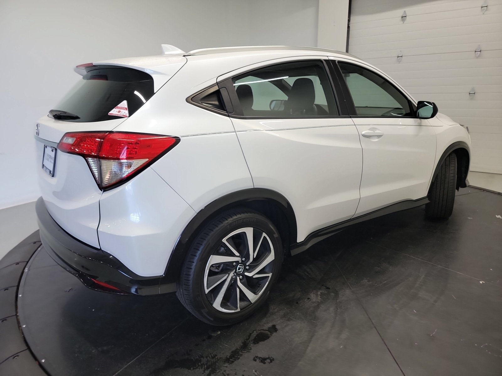 Used 2020 Honda HR-V Sport image 9