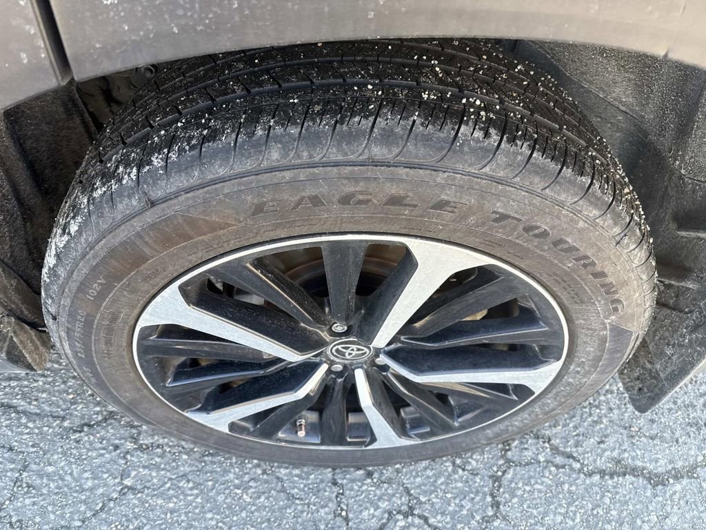 Certified 2021 Toyota Highlander XSE image 12