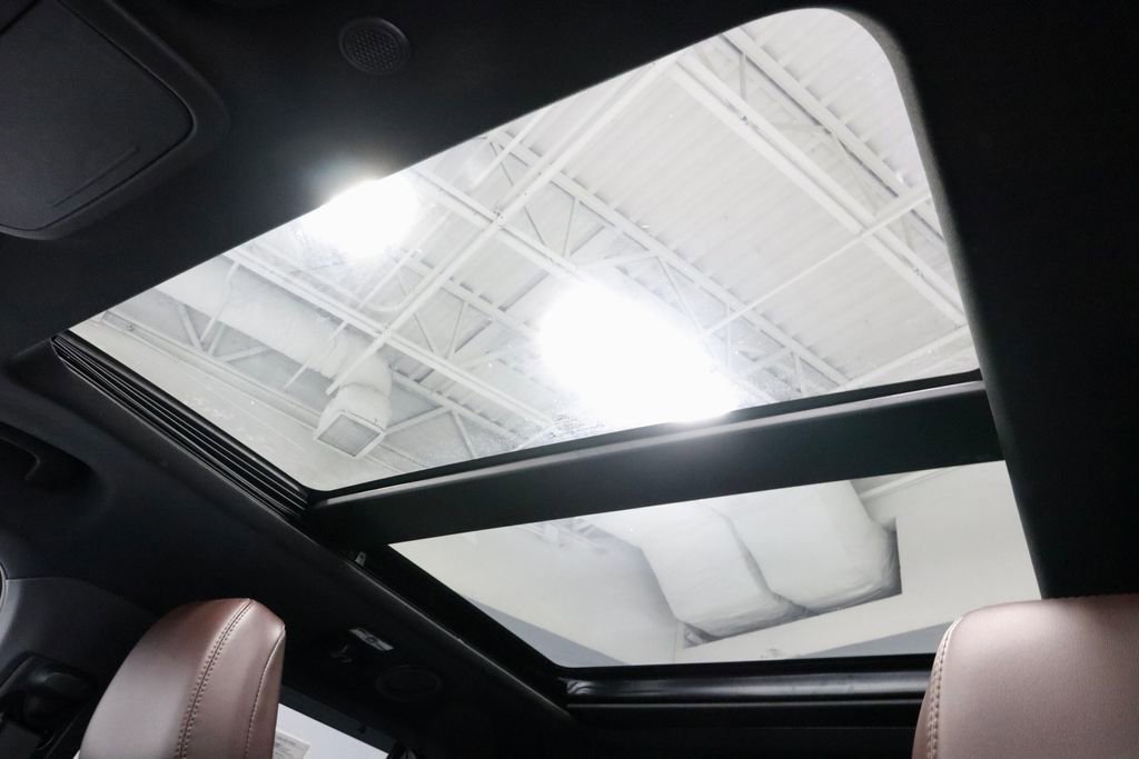 Certified 2022 Ford Explorer Platinum w/ Equipment Group 601A image 28